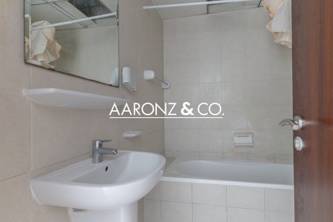 Apartman u Jumeirah Lake Towers, Dubai, UAE 3 spavaćih soba, 144 m2 Br. 670533 - fotografija 16