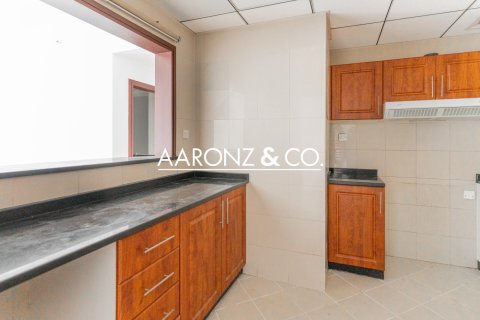 Apartman u Jumeirah Lake Towers, Dubai, UAE 3 spavaćih soba, 144 m2 Br. 670533 - fotografija 13