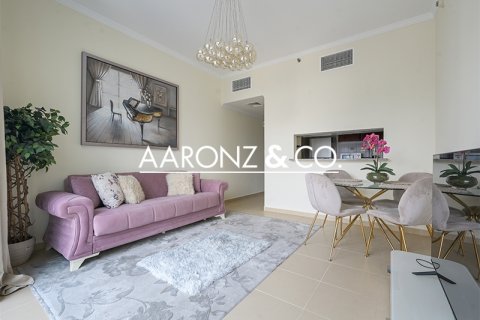 Купити квартиру в Джумейра Лейк Тауэрс, Дубай, ОАЕ 2 спальні, 79.3м2, № 670531 - фото 2