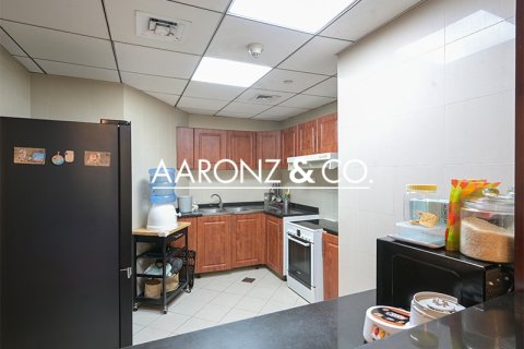 Huoneisto Jumeirah Lake Towers, Dubai, Arabiemiraatit 2 makuuhuonetta, 123.2 m2 № 670532 - kuva 12