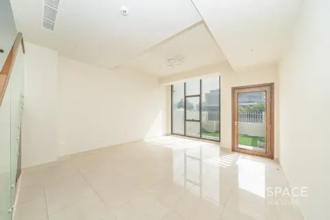 Villa te huur in Al Furjan, Dubai, VAE 3 slaapkamers, 197 vr.m., nr 738240 - foto 1