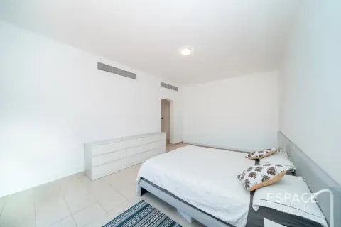 Villa til leie i Meadows, Dubai, Emiratene 5 soverom, 343 kvm Nr. 738237 - Foto 14