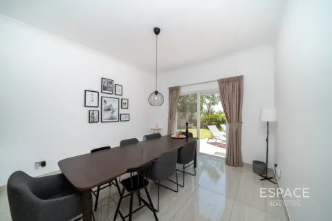 Villa til leie i Meadows, Dubai, Emiratene 5 soverom, 343 kvm Nr. 738237 - Foto 5