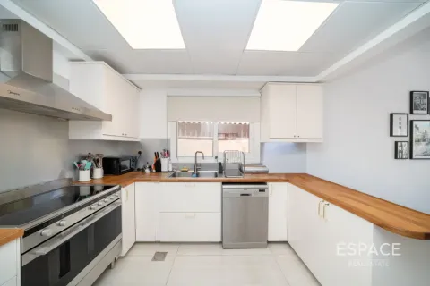 Villa til leie i Meadows, Dubai, Emiratene 5 soverom, 343 kvm Nr. 738237 - Foto 8