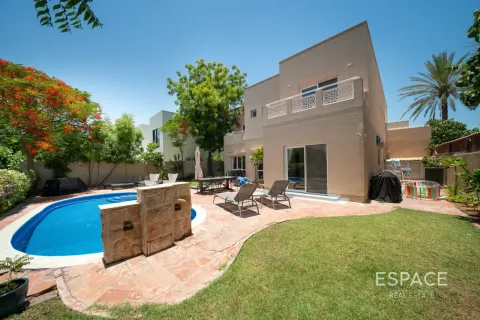 Villa til leie i Meadows, Dubai, Emiratene 5 soverom, 343 kvm Nr. 738237 - Foto 1
