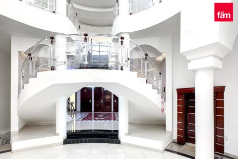 Зняти в оренду віллу в Дубай, ОАЕ 7 спалень, 1723.7м2, № 687673 - фото 17