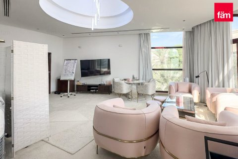 Зняти в оренду віллу в Дубай, ОАЕ 7 спалень, 1723.7м2, № 687673 - фото 16