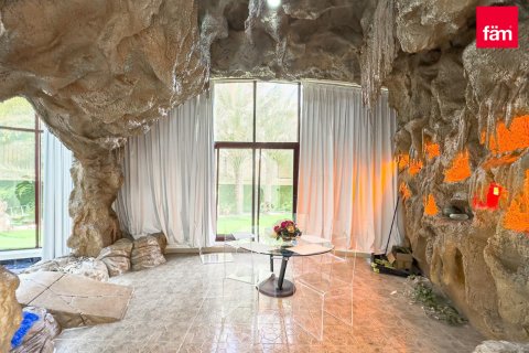 Зняти в оренду віллу в Дубай, ОАЕ 7 спалень, 1723.7м2, № 687673 - фото 23