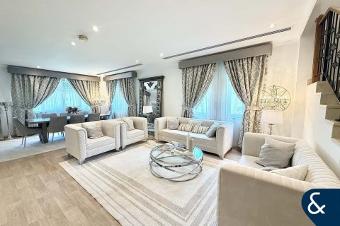 Villa til leie i Jumeirah Park, Dubai, Emiratene 4 soverom, 902 kvm Nr. 668399 - Foto 3