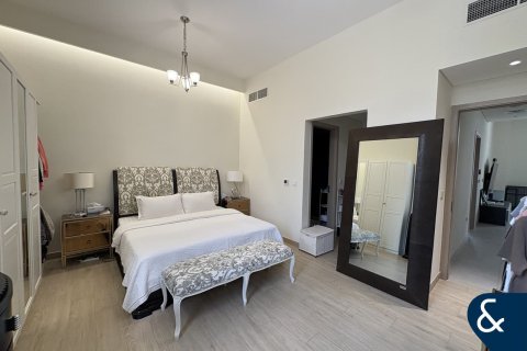 Shtëpi në qytet në Dubai Sports City, Dubai, Emiratet e Bashkuara Arabe 4 dhoma gjumi, 343 m2. № 668390 - Foto 2