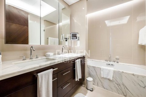 Appartamento in affitto a Downtown Dubai (Downtown Burj Dubai), Dubai, EAU 3 camere da letto, 226.4 mq. № 744782 - foto 15