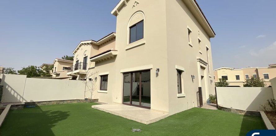 Vila u gradu Reem, Dubai, UAE 4 spavaće sobe, 234 m2 Br. 698252