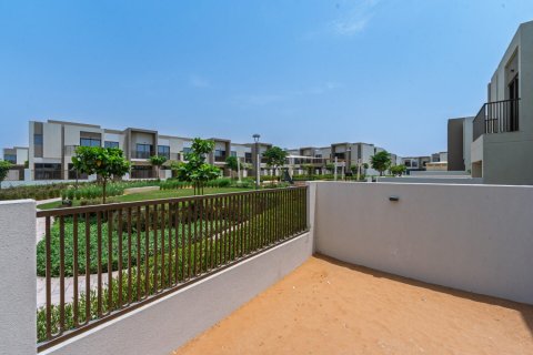 Üürile anda ridamaja asukohaga Dubai Land, Dubai, AÜE: 3 magamistoaga, 161 m² Nr 685750 - pilt 24