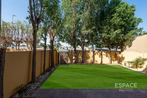 Townhouse de închiriat în Arabian Ranches, Dubai, EAU 2 dormitoare, 175 mp. №661261 - poză 14