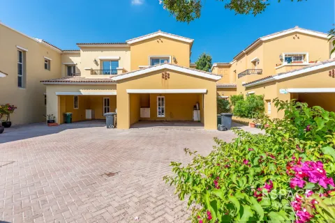 Townhouse de închiriat în Arabian Ranches, Dubai, EAU 2 dormitoare, 175 mp. №661261 - poză 1