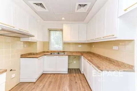 Vila u Arabian Ranches, Dubai, UAE 2 spavaćih soba, 175 m2 Br. 661262 - fotografija 3