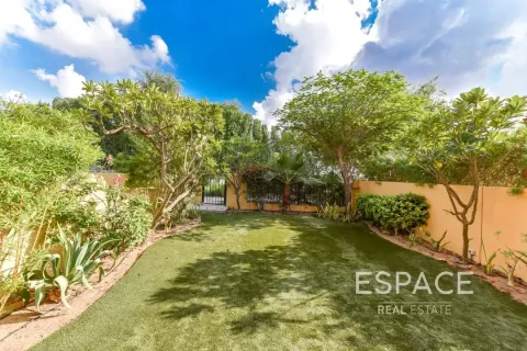 Vila u Arabian Ranches, Dubai, UAE 2 spavaćih soba, 175 m2 Br. 661262 - fotografija 15