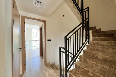 Townhouse in Dubai Investment Park, UAE 4 bedrooms, 78 sq.m. № 711861 - photo 17