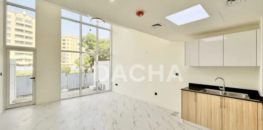 Townhouse in Dubai Investment Park, UAE 4 bedrooms, 78 sq.m. № 711861