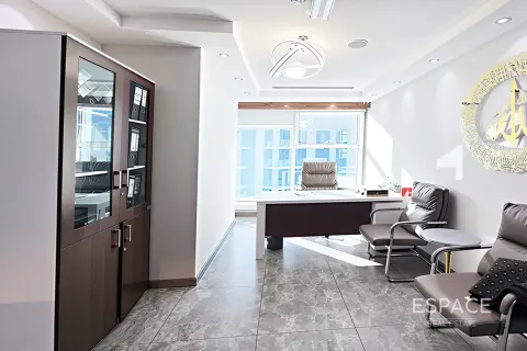 Üürile anda kontor asukohaga Business Bay, Dubai, AÜE: 320 m² Nr 659881 - pilt 14