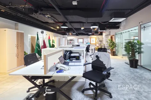Üürile anda kontor asukohaga Business Bay, Dubai, AÜE: 320 m² Nr 659881 - pilt 3