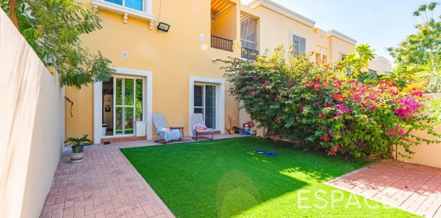 Villa asukohaga Arabian Ranches, Dubai, AÜE: 2 magamistoaga, 165 m² Nr 659880