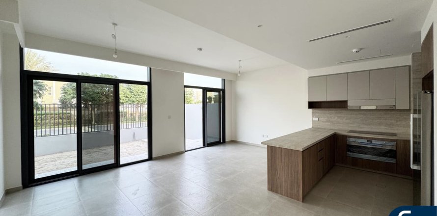 Villa i Mudon, Dubai, Emiratene 4 soverom, 237 kvm nr. 671371