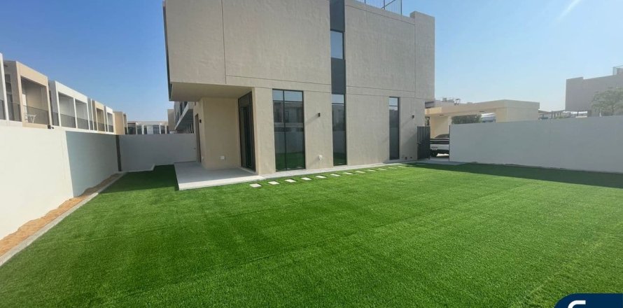 ویلا در Dubai South (Dubai World Central)، Dubai ، امارات متحده عربی 4 خوابه ، 395 متر مربع.  شماره 671376