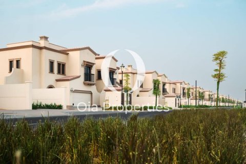 Vilë në Abu Dhabi, Emiratet e Bashkuara Arabe 5 dhoma gjumi, 640 m2. № 644594 - Foto 4