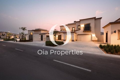 Vilë në Abu Dhabi, Emiratet e Bashkuara Arabe 5 dhoma gjumi, 640 m2. № 644594 - Foto 9