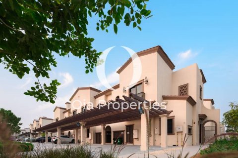 Vilë në Abu Dhabi, Emiratet e Bashkuara Arabe 5 dhoma gjumi, 640 m2. № 644594 - Foto 1