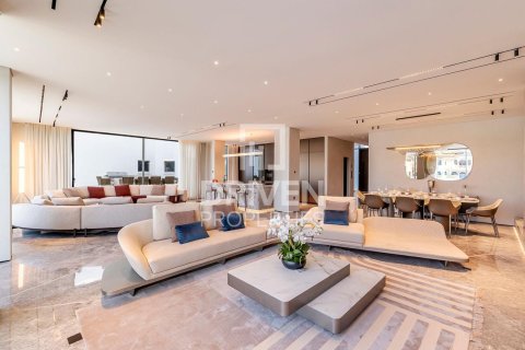 Villa til salg i Palm Jumeirah, Dubai, UAE 5 soveværelser, 622.36 kvm № 743107 - foto 5