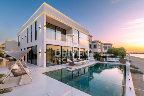 Villa til salg i Palm Jumeirah, Dubai, UAE 5 soveværelser, 622.36 kvm № 743107 - foto 1