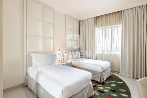 Apartment til salg i Downtown Dubai (Downtown Burj Dubai), Dubai, UAE 2 soveværelser, 129.32 kvm № 765241 - foto 10