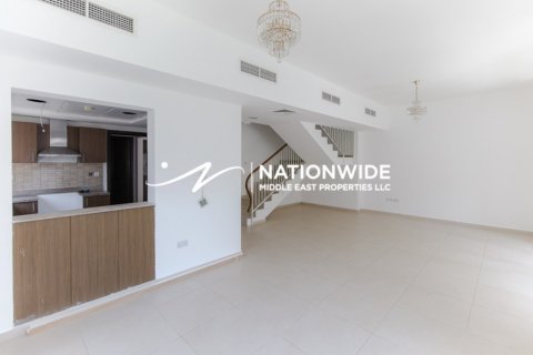 Vilă de vânzare în Abu Dhabi, EAU 3 dormitoare, 226 mp. №659639 - poză 3