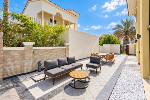 Vila u Palm Jumeirah, Dubai, UAE 4 spavaćih soba, 657.38 m2 Br. 766764 - fotografija 27
