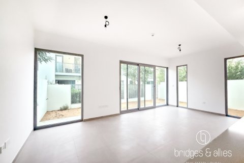 Villa te huur in Tilal Al Ghaf, Dubai, VAE 4 slaapkamers, 232 vr.m., nr 688201 - foto 2