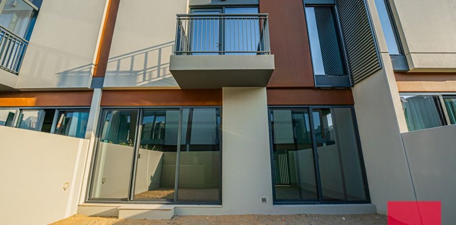 Řadový dům v Dubai, SAE 3 ložnice, 255.5 m² Č.: 640275