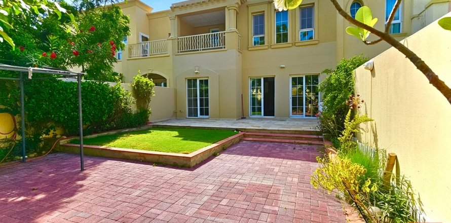 Vila v Dubai, SAE 3 spálne, 255 m2 č. 640276