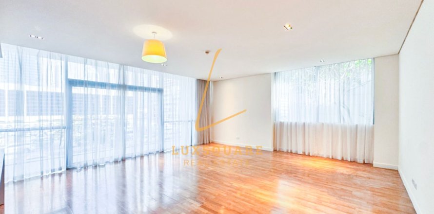 Apartman u gradu Al Wasl, Dubai, UAE 3 spavaće sobe, 222 m2 Br. 738741