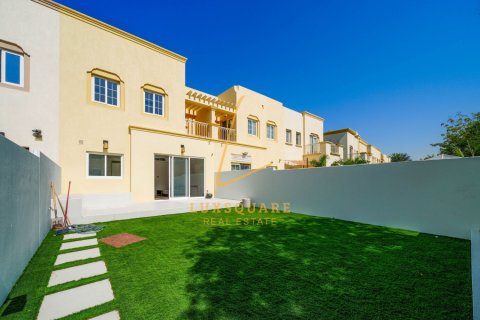 Villa in The Springs, Dubai, UAE 2 bedrooms, 186 sq.m. № 711312