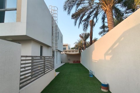 Kuća u nizu u Muwaileh Commercial, Sharjah, UAE 3 spavaćih soba, 175.12 m2 Br. 768753 - fotografija 5