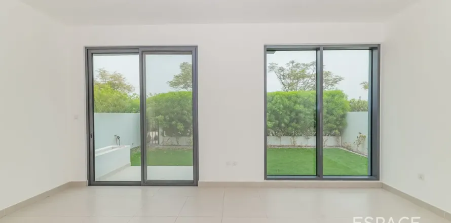 Vila u gradu Dubai Hills Estate, UAE 4 spavaće sobe, 231 m2 Br. 738400