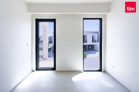 Vilă de închiriat în Dubai, EAU 3 dormitoare, 127 mp.  №710773 - poză 3
