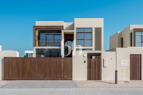 Vila di Abu Dhabi, UAE 4 bilik tidur, 1034 meter persegi № 642518 - foto 1