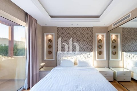 Villa para arrendamento em Al Raha Gardens, Abu Dhabi, EAU 5 quartos, 480 m2 № 642516 - foto 12