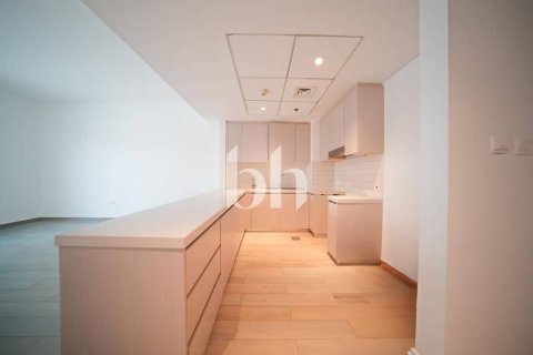 Huoneisto Yas Island, Abu Dhabi, Arabiemiraatit 3 makuuhuonetta, 154 m2 № 642517 - kuva 13