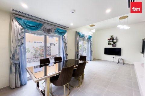 Rekkehus til leie i Dubai, Emiratene 4 soverom, 230 kvm Nr. 678416 - Foto 3