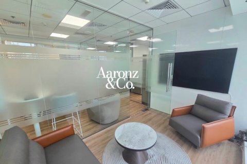 Business Bay, Dubai, UAE의 임대용 사무실 105제곱미터 번호 712622 - 사진 3