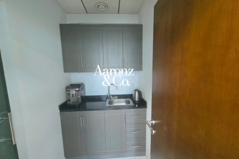 Business Bay, Dubai, UAE의 임대용 사무실 105제곱미터 번호 712622 - 사진 14